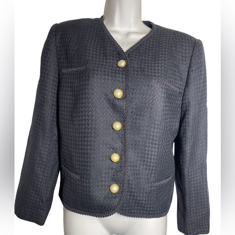 Charter Club size 12 petite navy blue blazer with large ivory pearl buttons